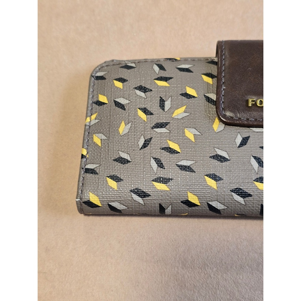 Fossil‎ Grey Geometric Print Slim Bifold Wallet Yellow Diamond Snap Closure - Picture 3 of 11